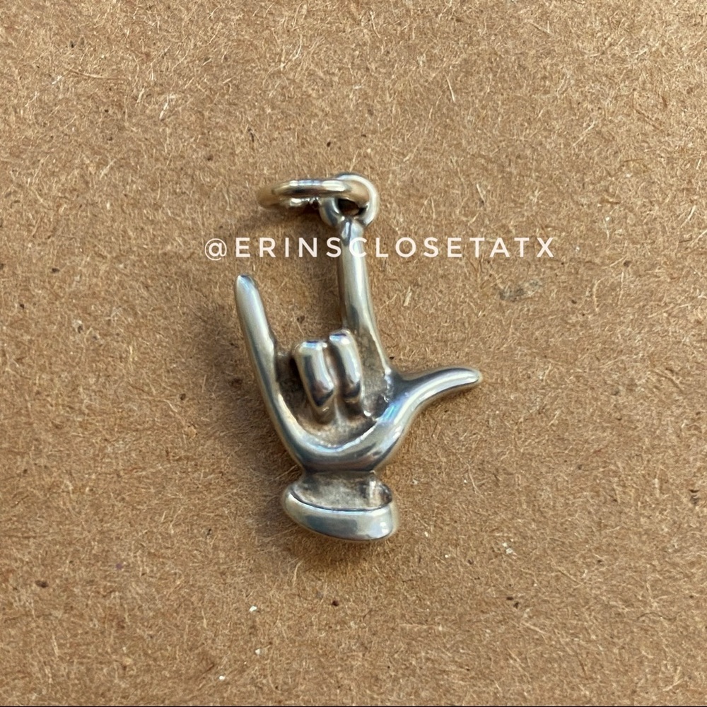 Retired
James Avery
Sterling Silver 925
Deaf I Love You Charm